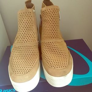 Steve Madden wedge shoes